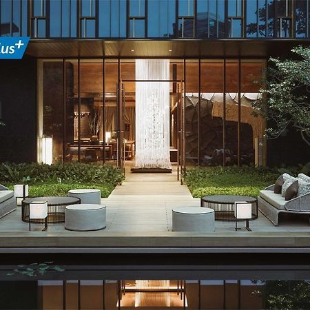 Hotel Kimpton Maa-Lai Bangkok By Ihg Exterior foto The hotel's lobby