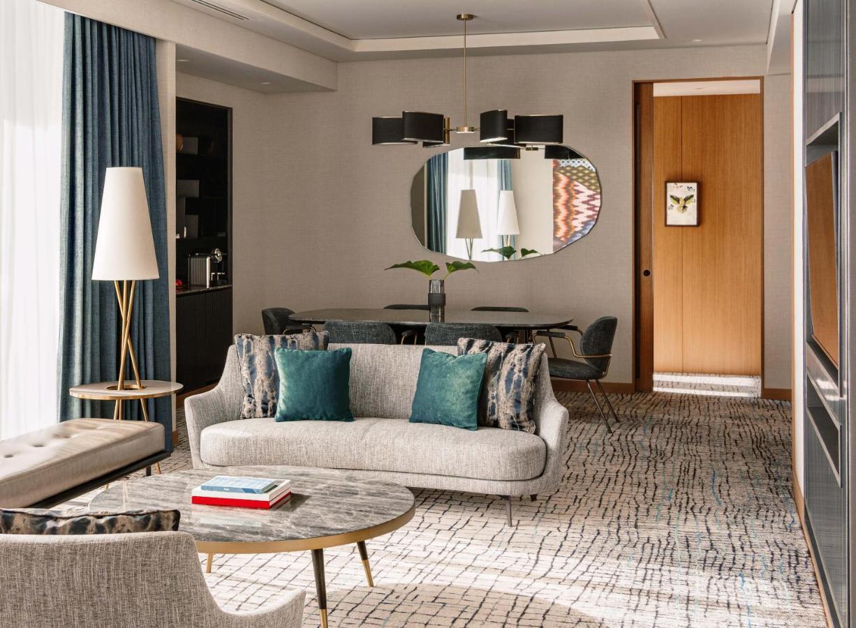 Hotel Kimpton Maa-Lai Bangkok By Ihg Exterior foto A suite at The Standard London